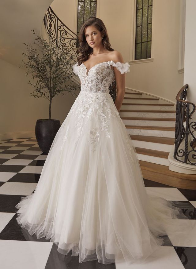 Stunning Fall Wedding Dresses for Every Bride Stunning Fall Wedding Dresses for Every Bride