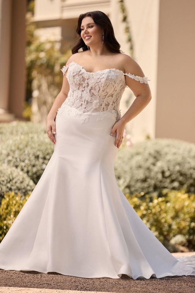 Enchanting Wedding Dress with Unique Train | Style Y3163 Enchanting Wedding Dress with Unique Train | Style Y3163