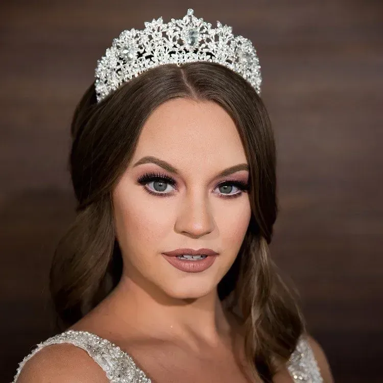 Bridal Veils, Headpieces and Bridal Jewelry at Fifi's Bridal Elmhurst