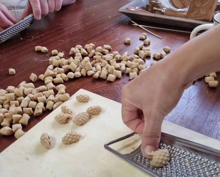 cook authentic Sardinian cuisine