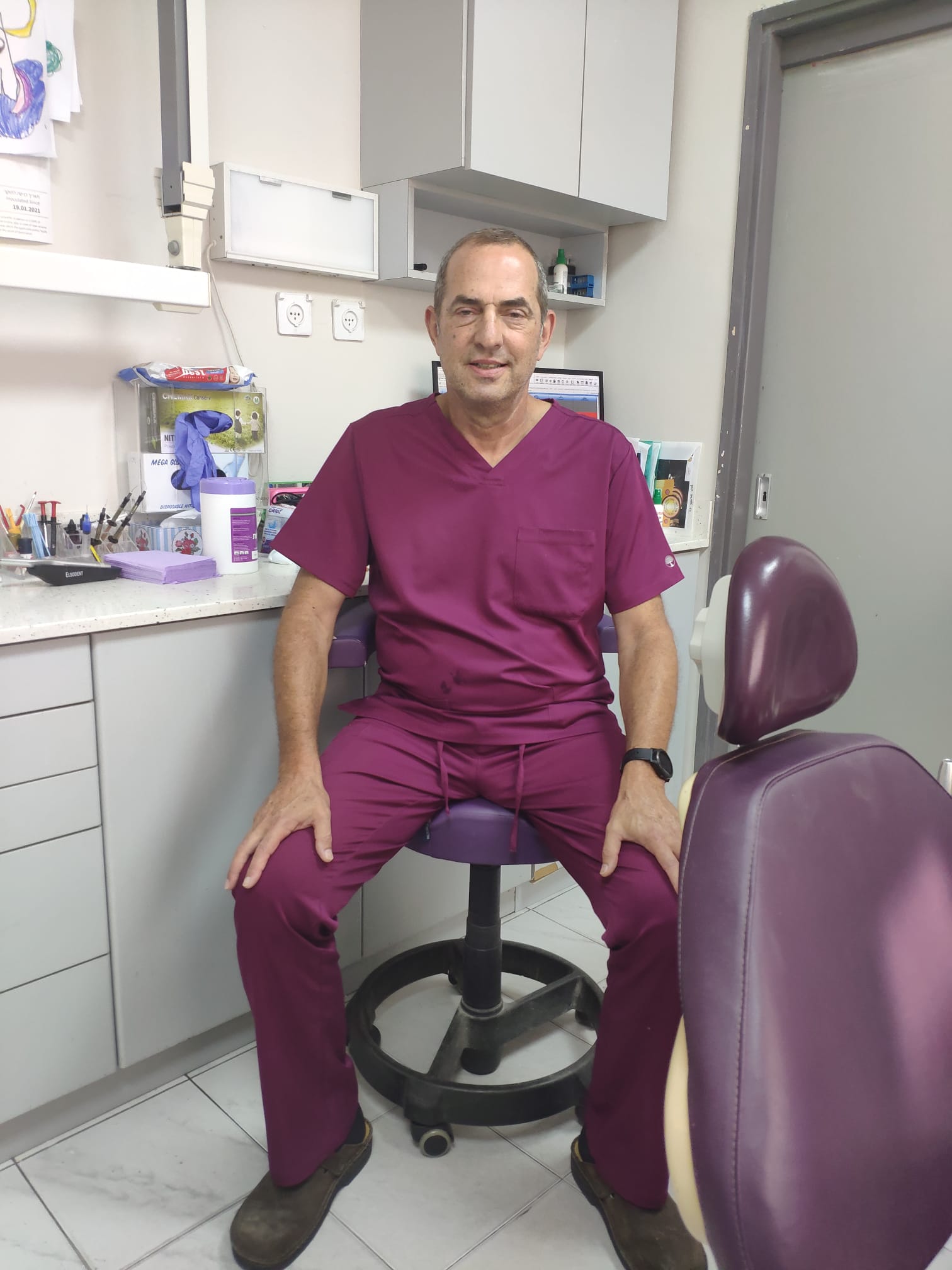 מרפאת שיניים אלקנה, מומחה לרפואת שיניים מרפאת שיניים אלקנה, מומחה לרפואת שיניים