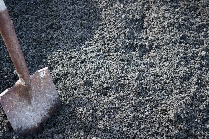 Topsoil #2 — Redmond, WA — de Jong’s Avondale Bark & Topsoil