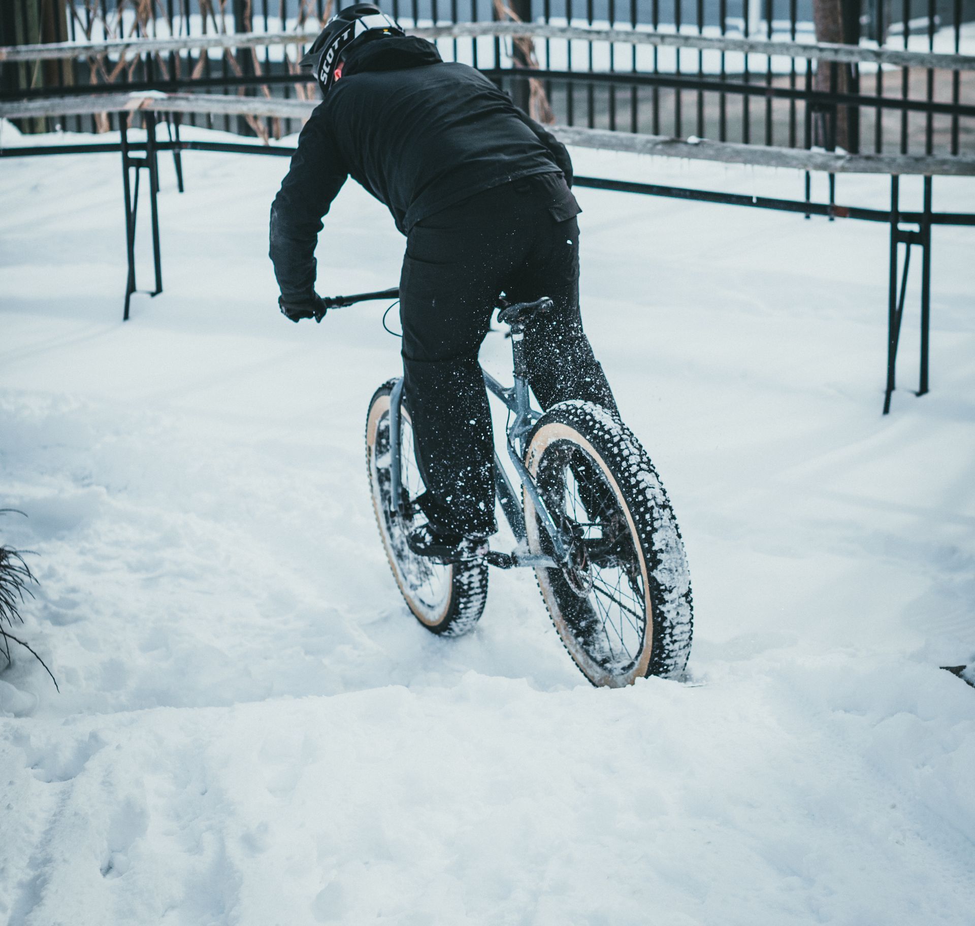 Fatbiking in the snow