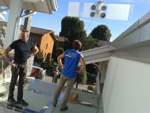 installazione pezzi in vetro, montaggio parapetti, vetreria