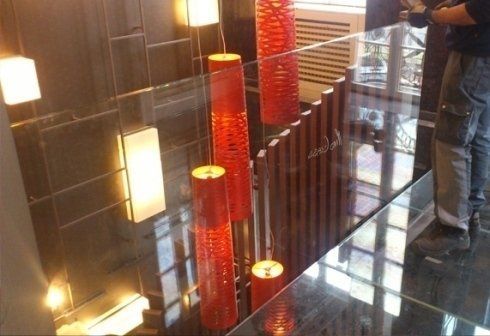 parapetto in vetro, pavimento in vetro, scale in vetro