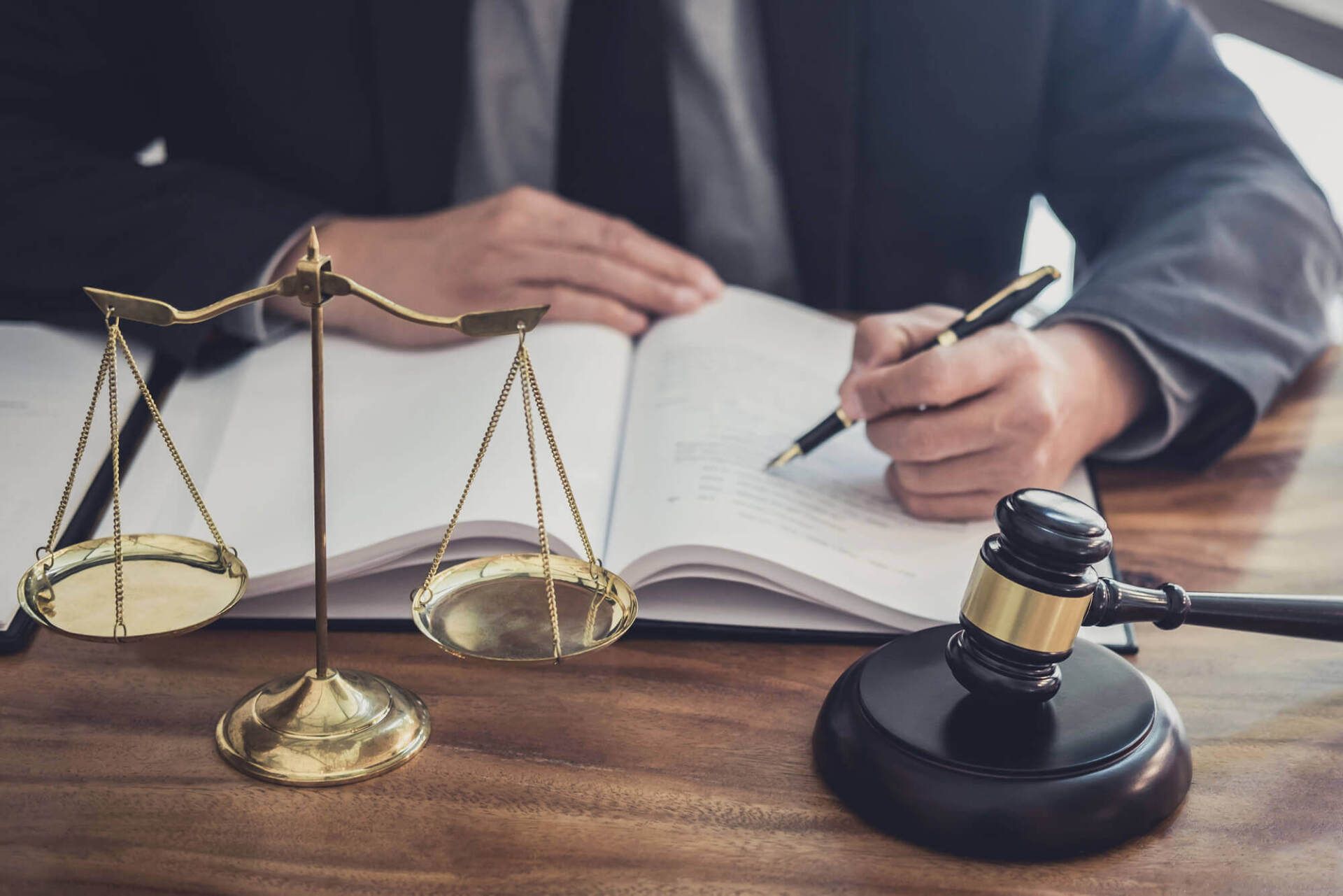 איך לבחור עורך דין מקרקעין