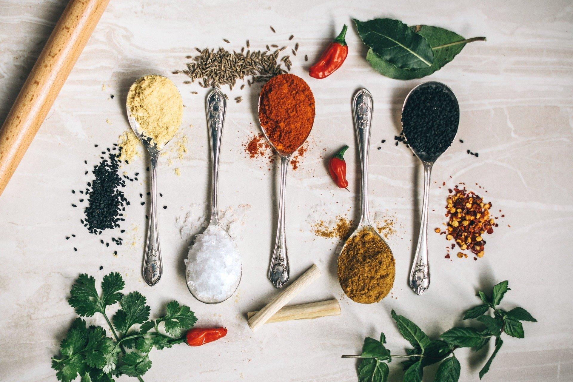 5 spoons, powdered herbs, fresh herbs