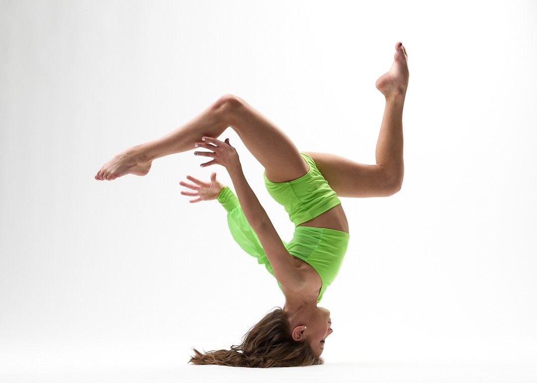 ACROBATICS Dance Class