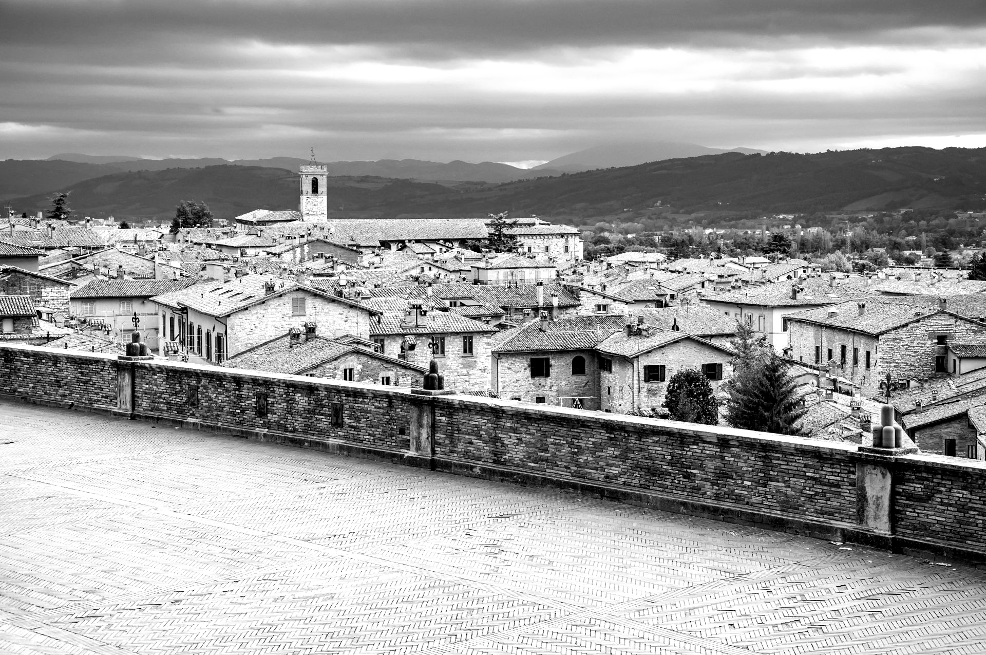 GUBBIO A COLORI