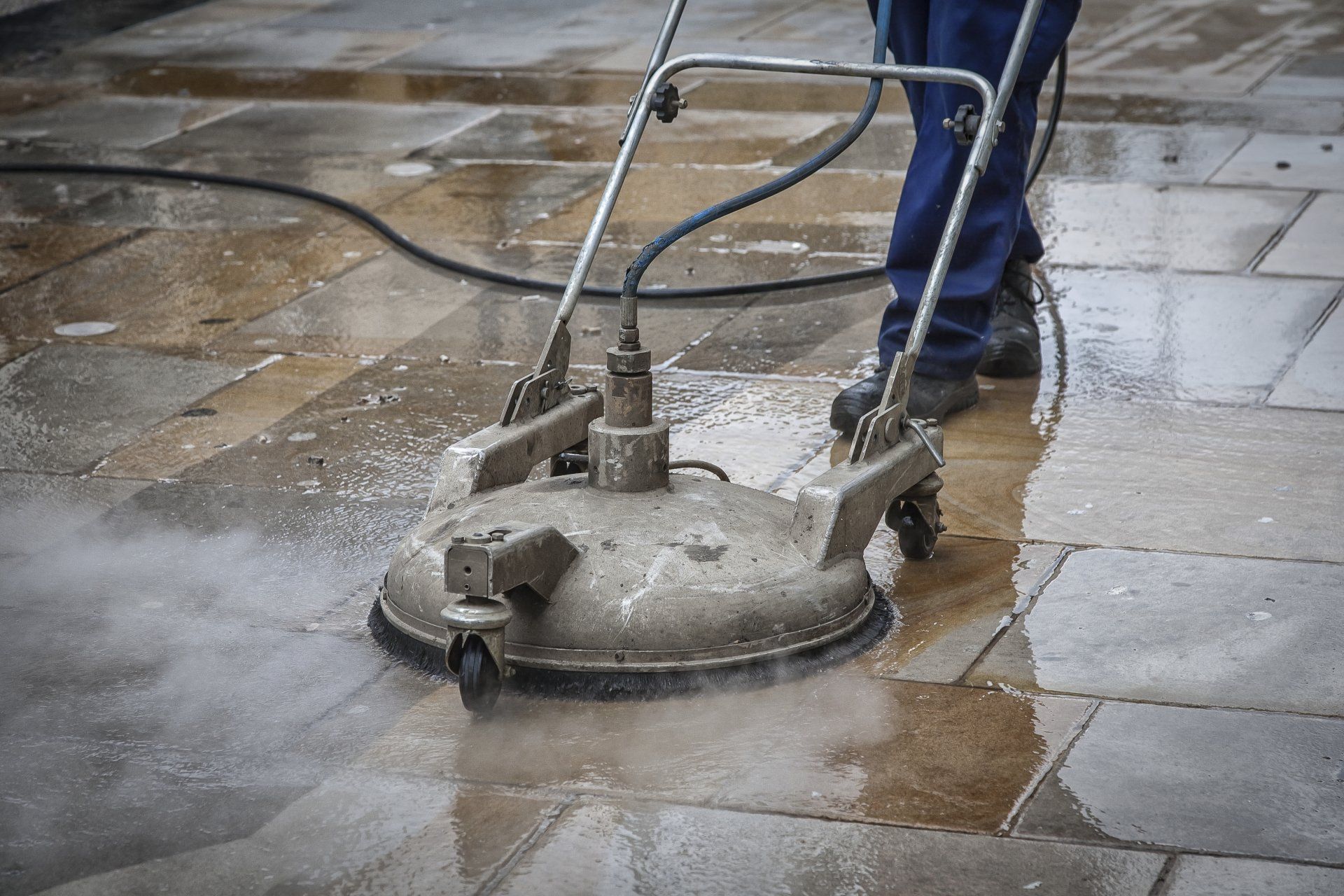Cleaning & Sealing paving