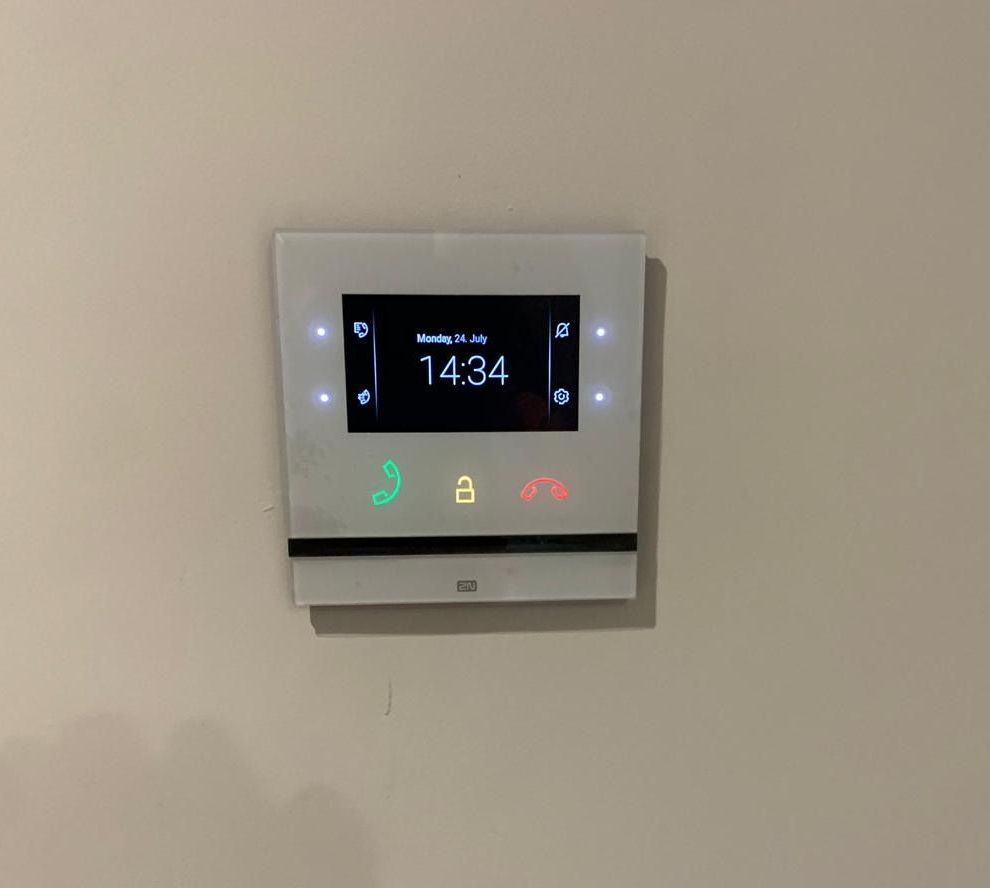 #intercominstallation #intercom #canfordcliffs #dorsetbusiness #dorset #dorsethomes #enhancedsecurity #securitysystem #securitysystems #securitysysteminstaller #hampshire #poole #poolebusiness #poolebuilders #pooleharbour #pooledorset #swanage #bournmouth #bournemouthbusinesses #milfordonsea #westbourne #westcliff #alumchine #2n #2nintercom