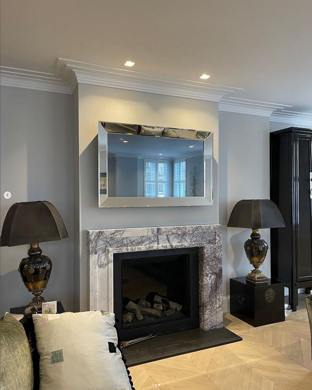 #mirrortv #interiordesign #homedesign #tvinstallation #smarthomes #smarthome #tv #smarttv #tvtech #tvmirror #soundvisionhd #luxuryinteriors #mirror #soundvision #smart #illumination #interiordesign #automatitation #hometechnology #home #installation #art #furnituredesign #design #tvframe #bespokedesign #renovationproject