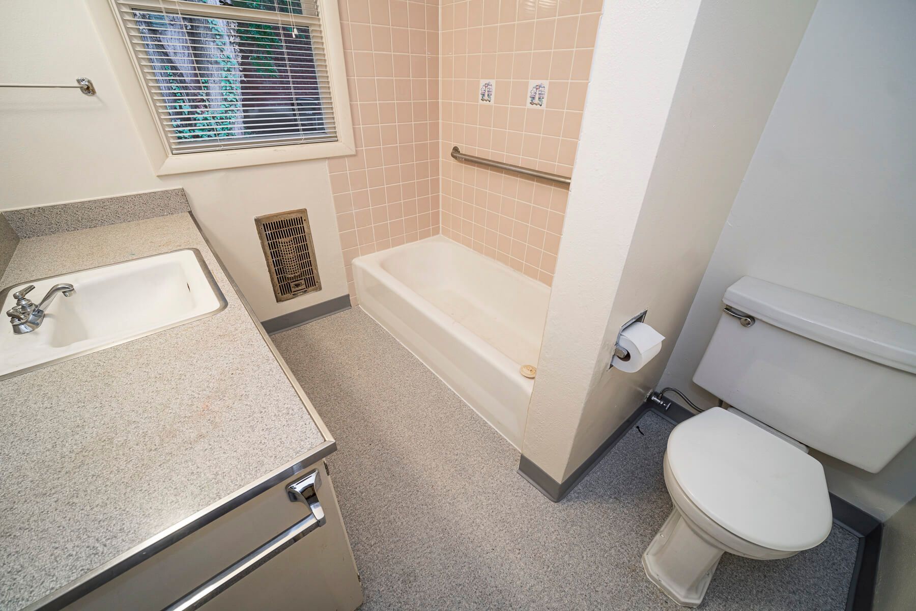 Terrace Manor - Image 10