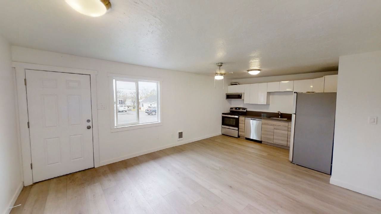 Phoebe Flats - Image 3