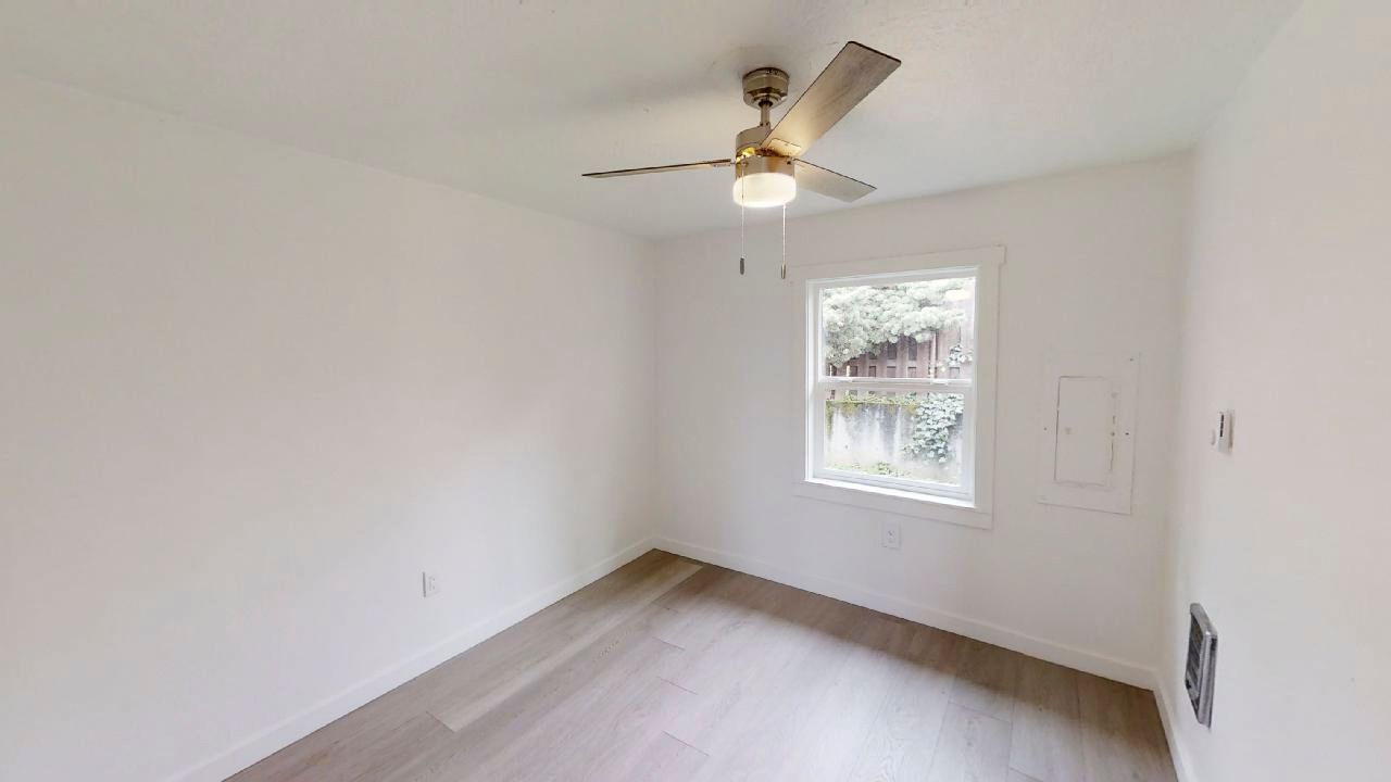 Phoebe Flats - Image 5