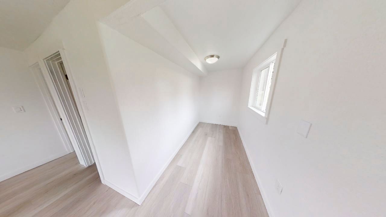 Phoebe Flats - Image 11