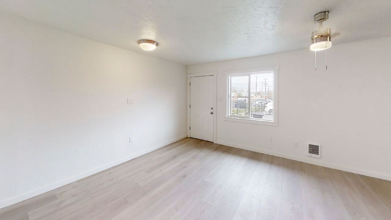 Phoebe Flats - Image 15