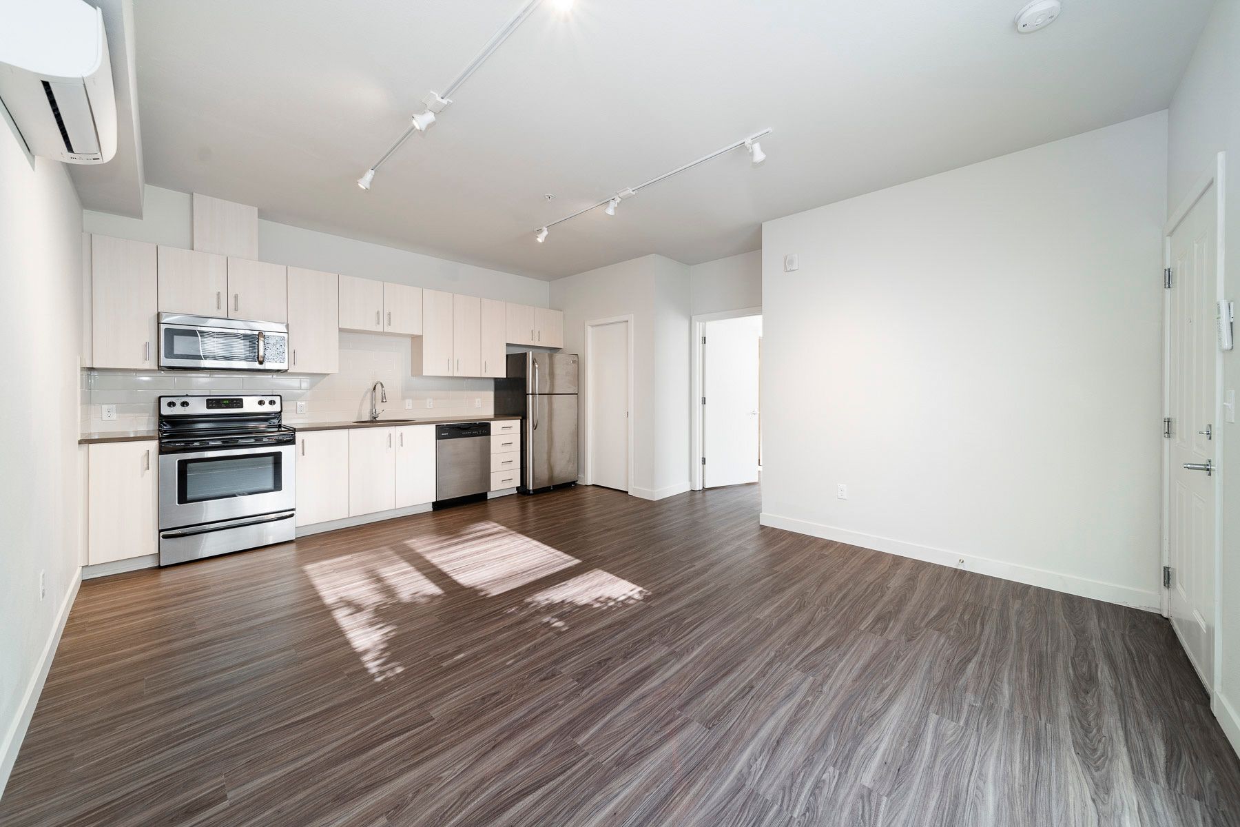 Adrianna Apartments - Image 4