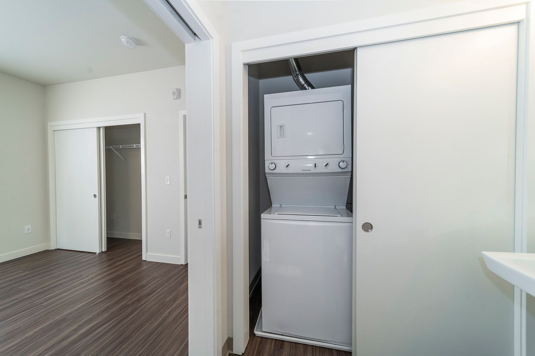 Adrianna Apartments - Image 10