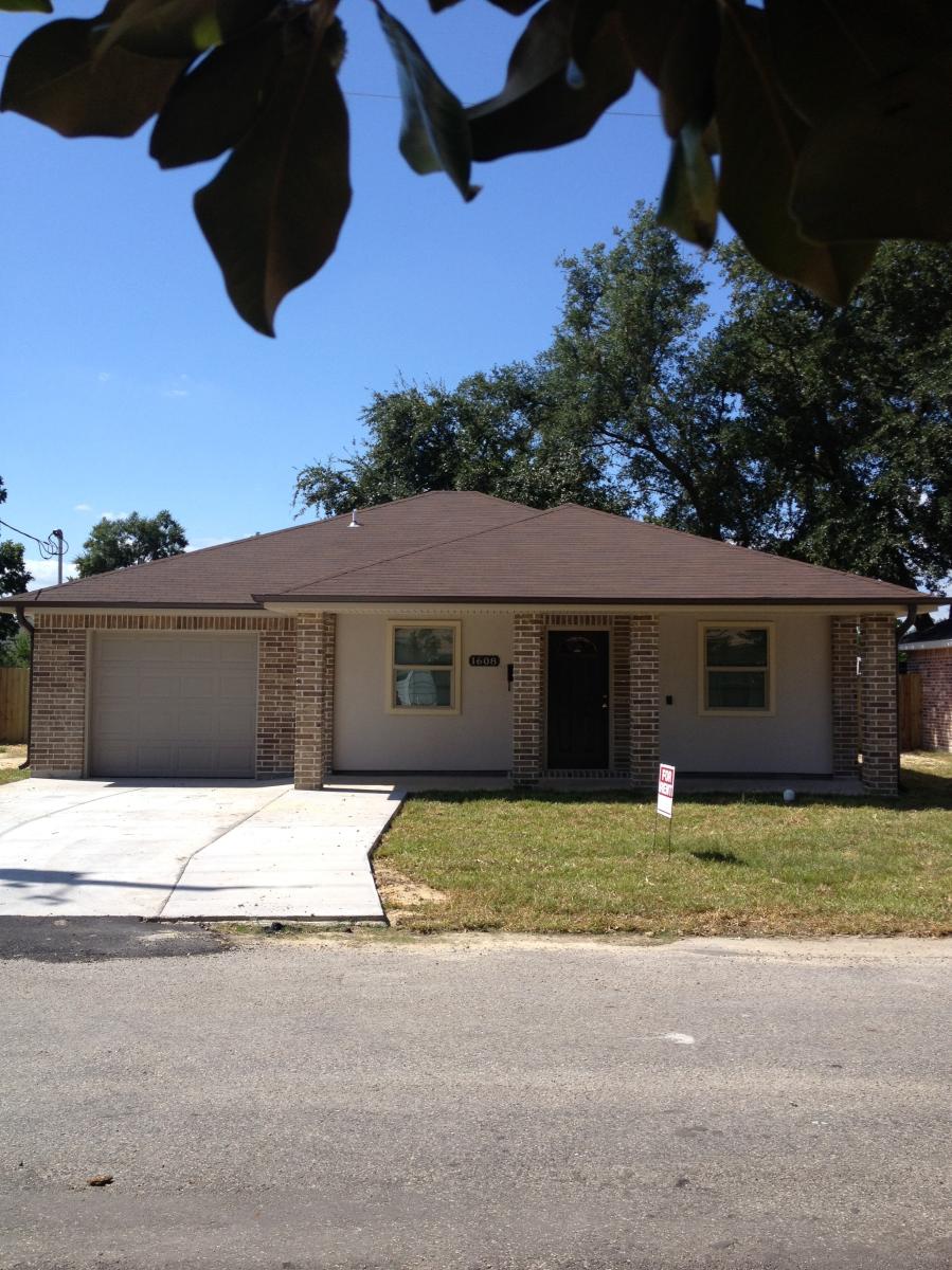 One-story house with garage
