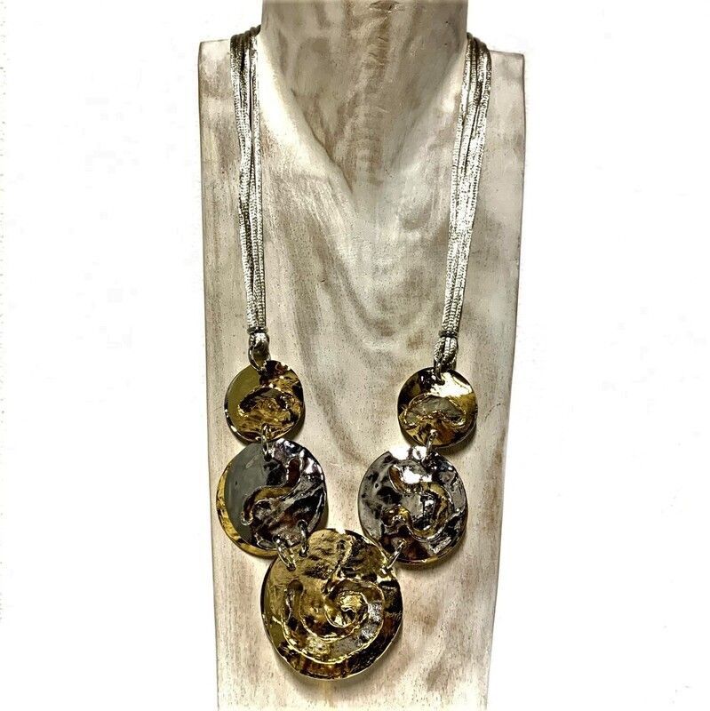 Collana in alluminio battuto regolabile elegante e raffinata