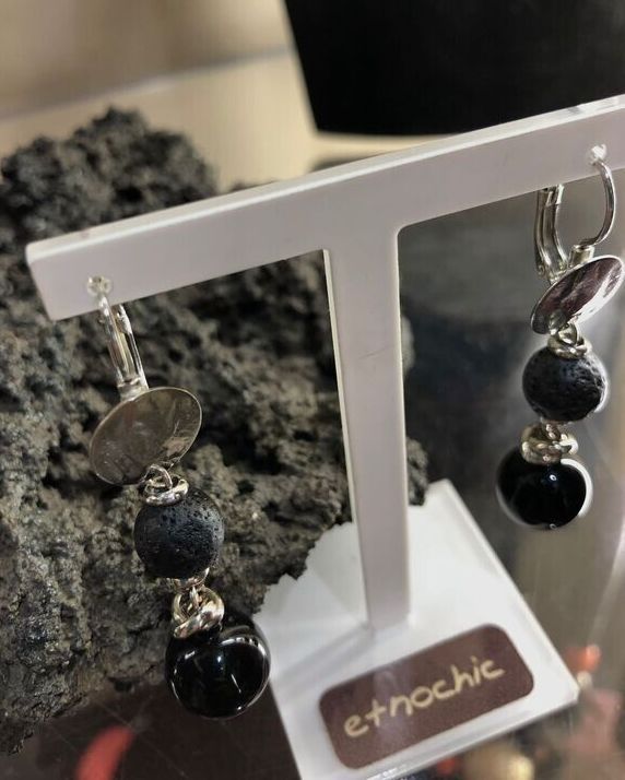 orecchini in lava e onice