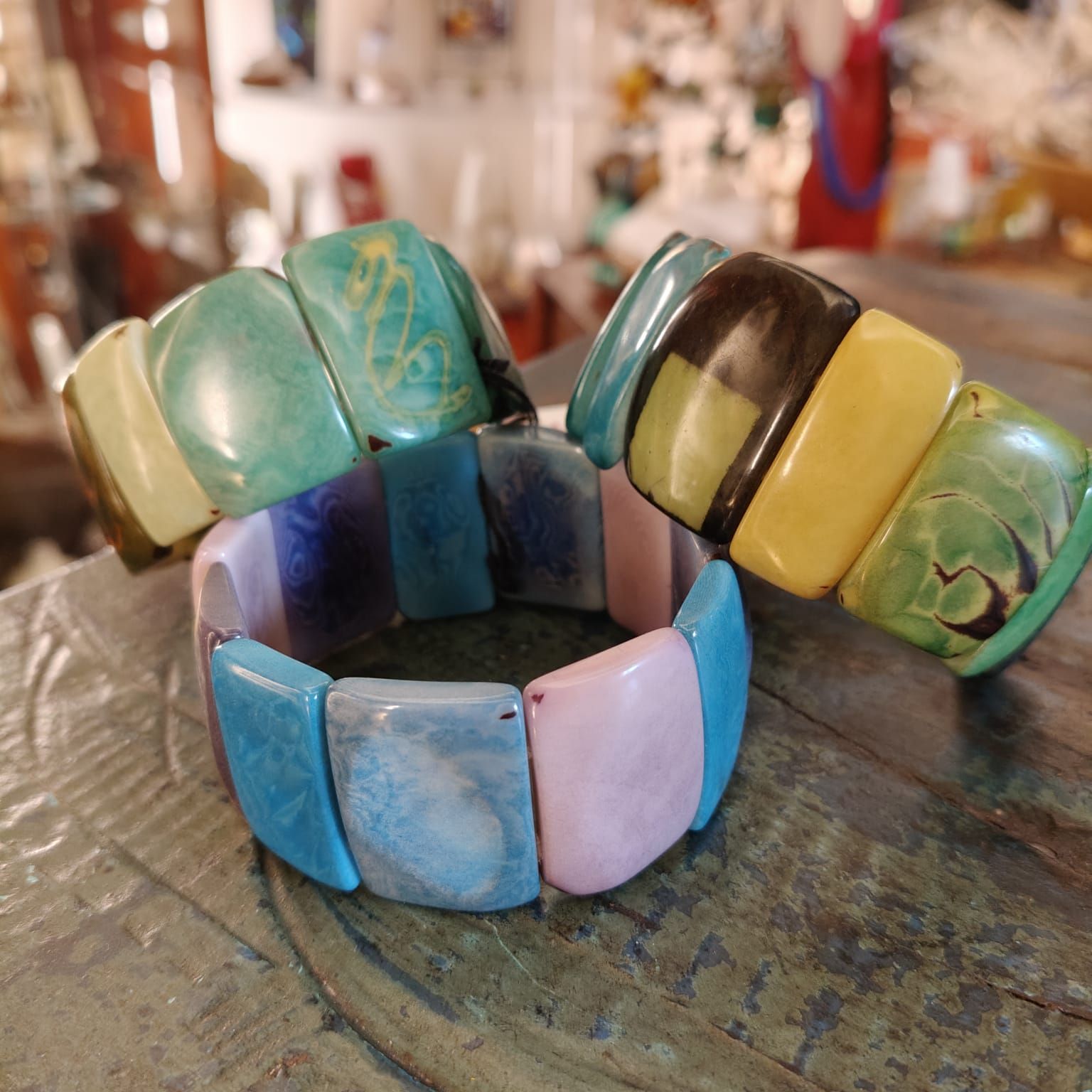 avorio vegetale, lava, pietre dure bracciali colorati