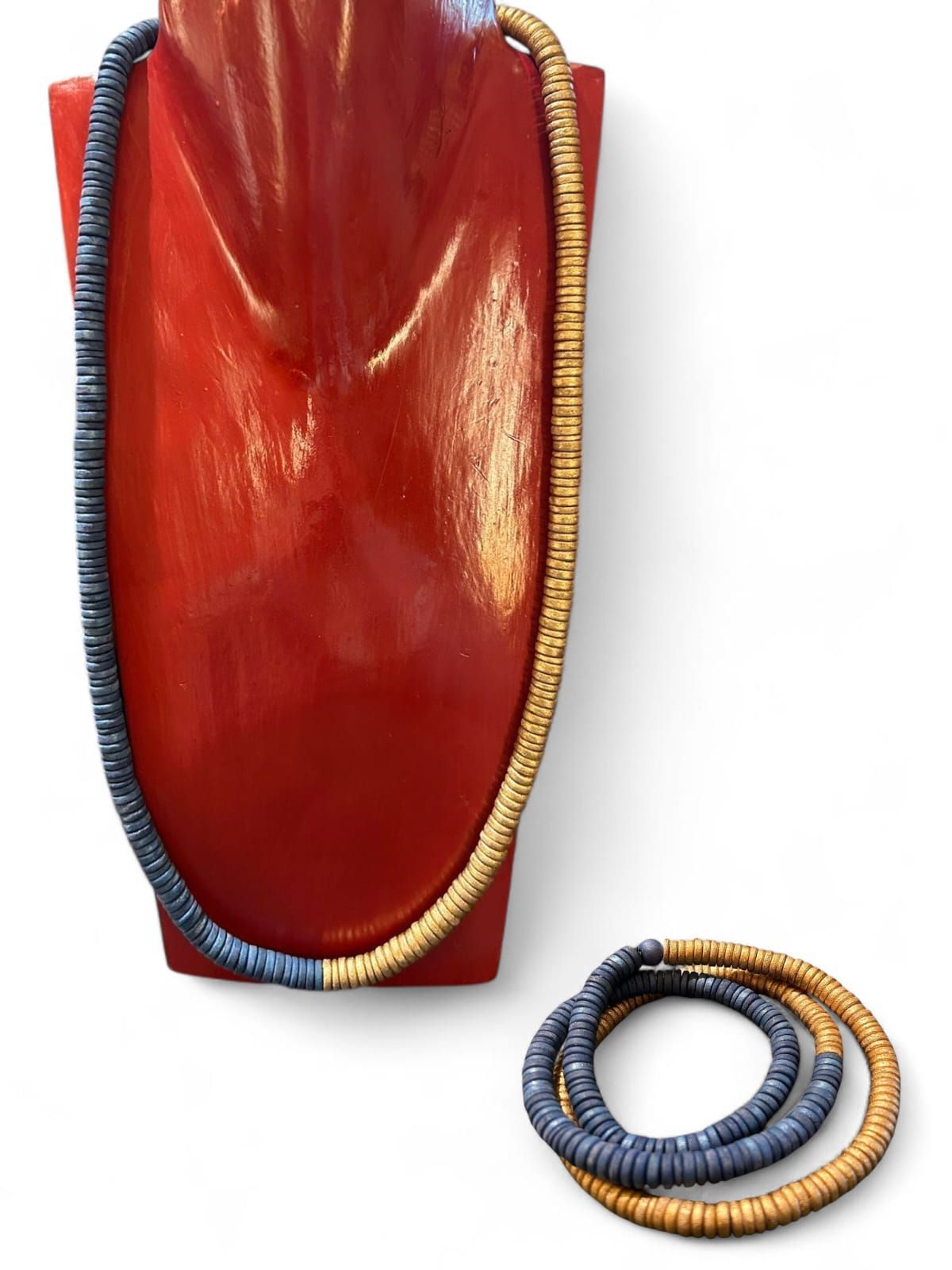 collana in legno elasticizzata ottanio e oro