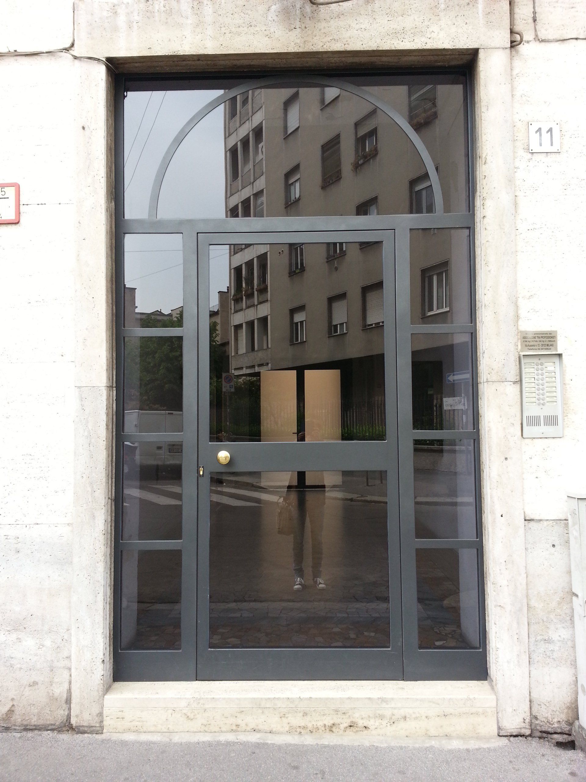 progettazione di portoni di sicurezza condominiali Milano