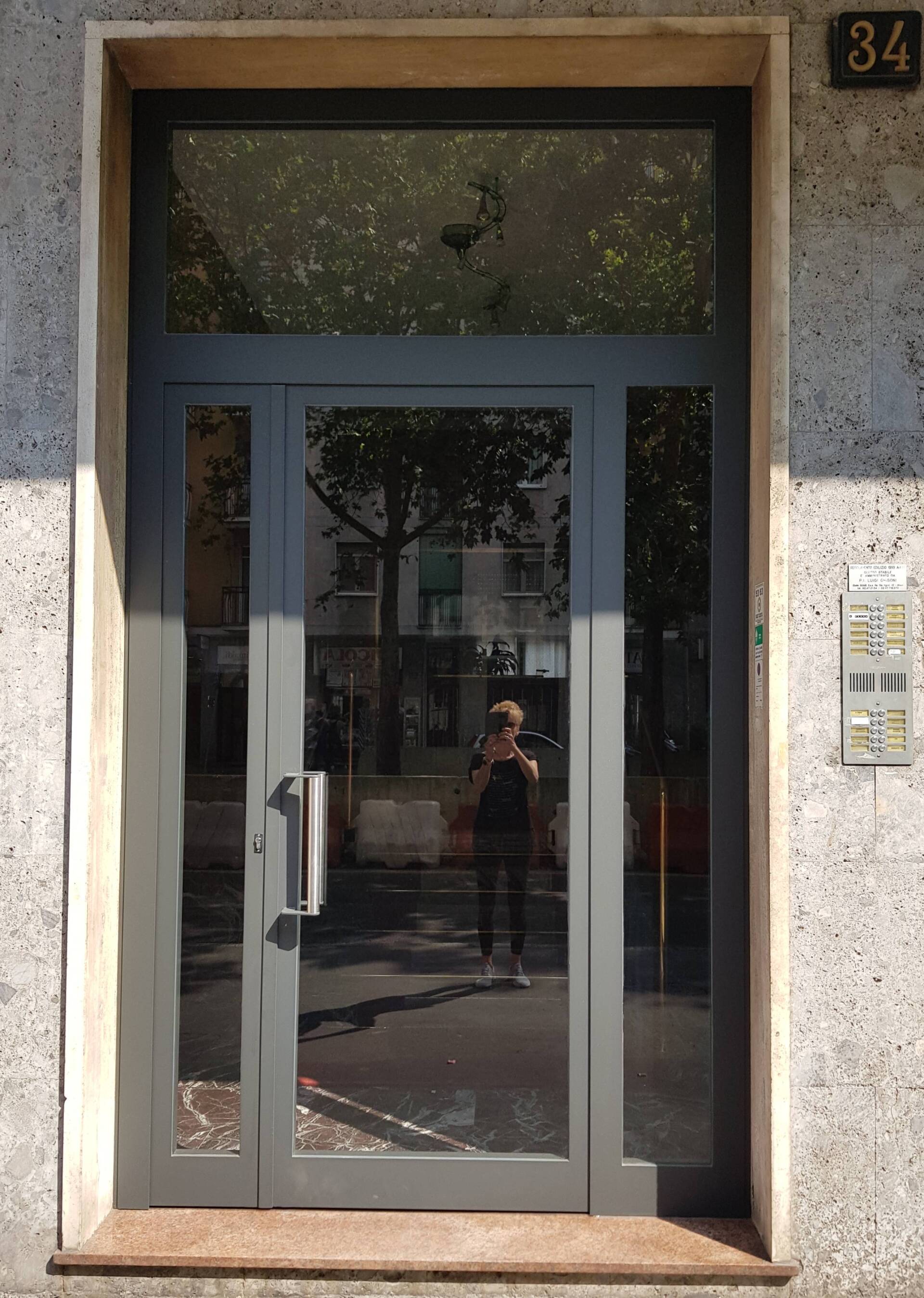 vendita portoni di sicurezza condominiali Milano