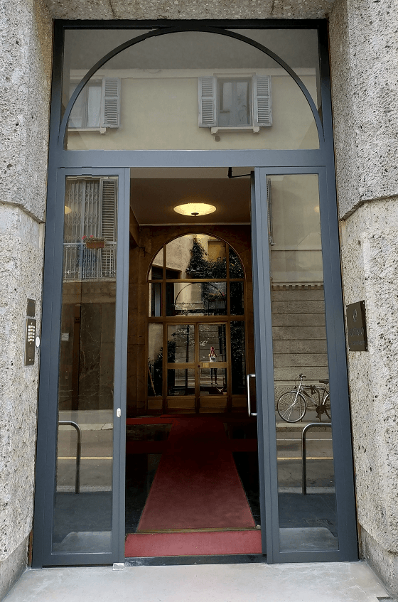 portoni moderni di sicurezza condominiali Milano
