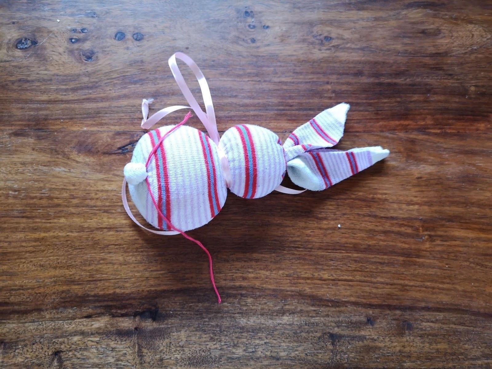 Páskakanína dindill