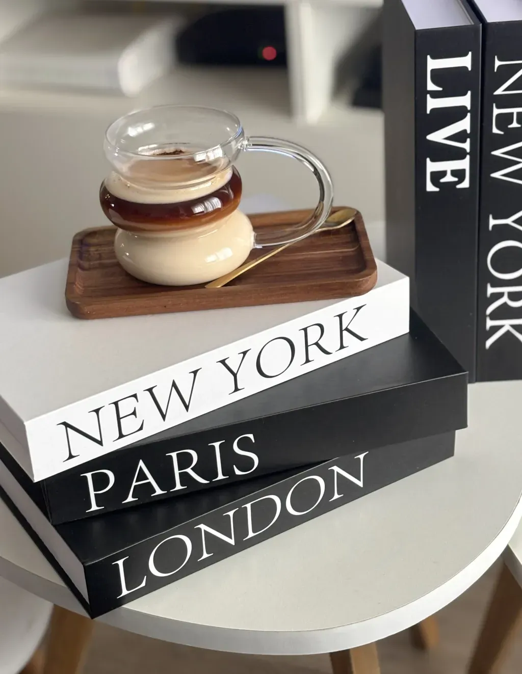 Libro de carton decorativo negro