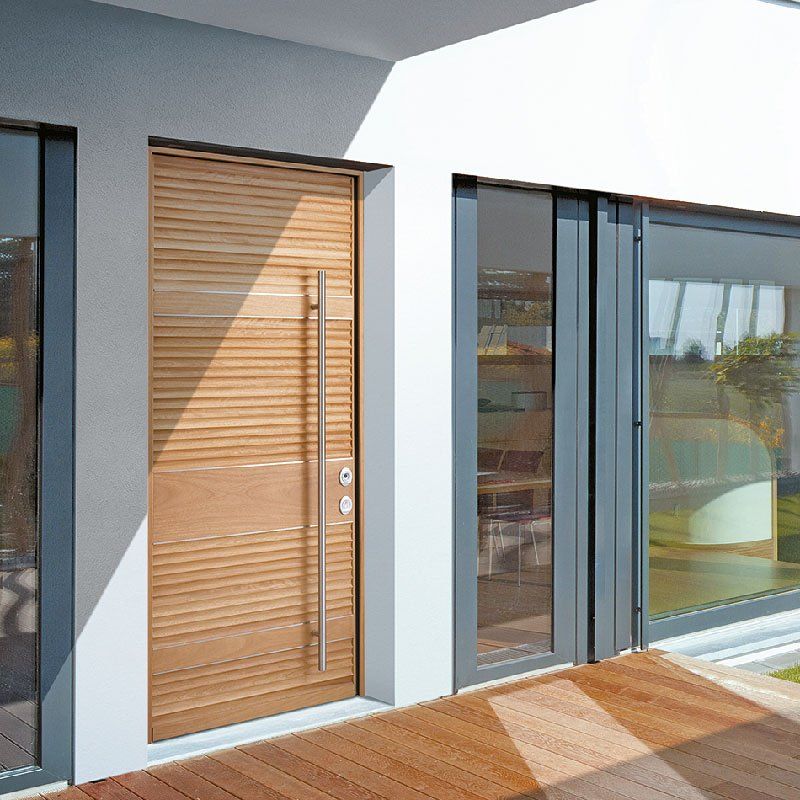 portone d'ingresso in finto legno