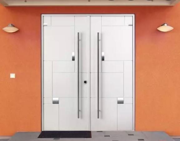 portone d'ingresso a doppio battente