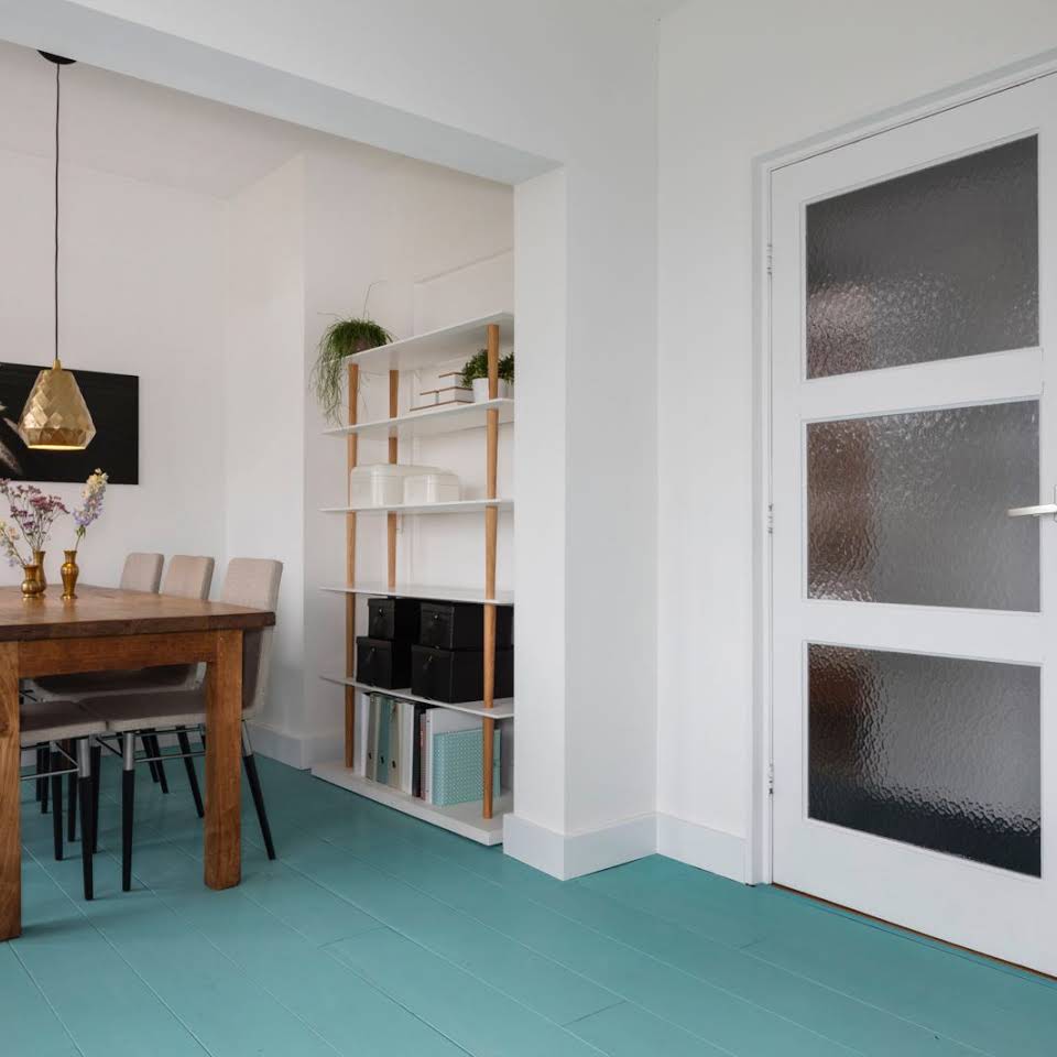 geschilderde planken vloer