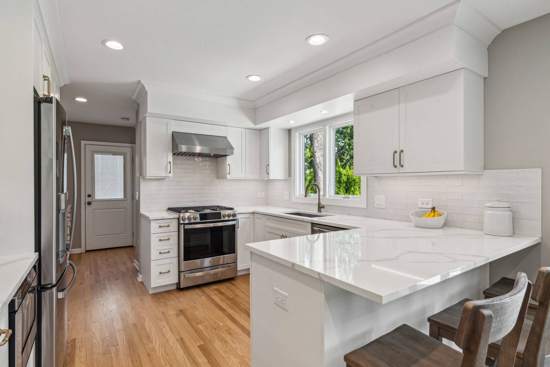 A kitchen and dining room remodel