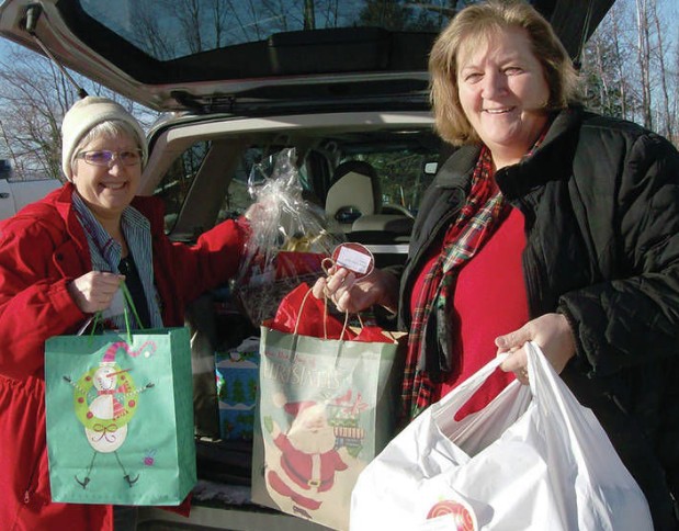 Holiday Gift Bags for Area Elders