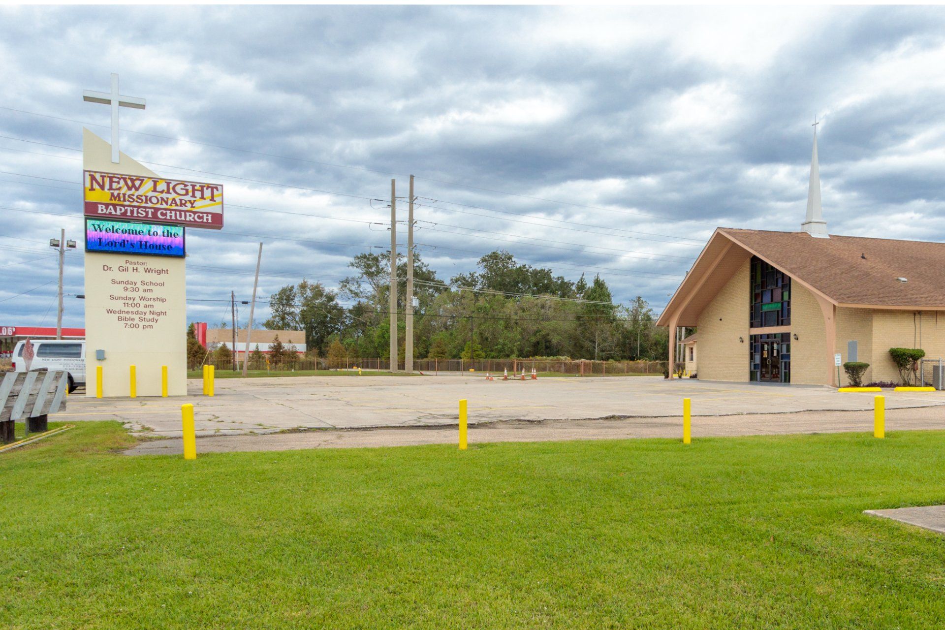 A church with a sign that reads 