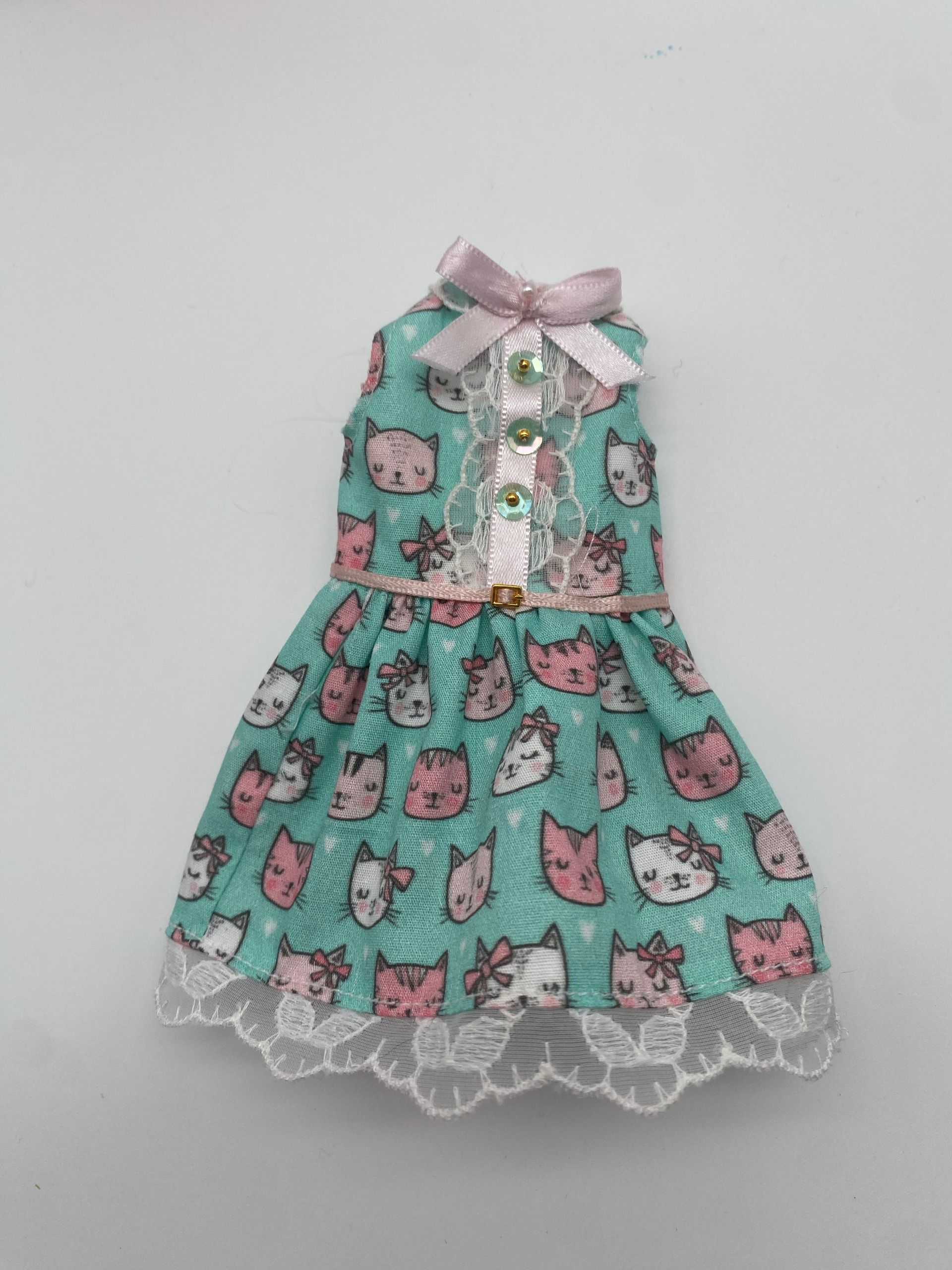 jurkje met kattenkoppen