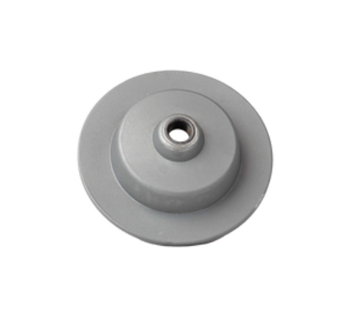 Um disco cinza com um furo no meio em um fundo branco