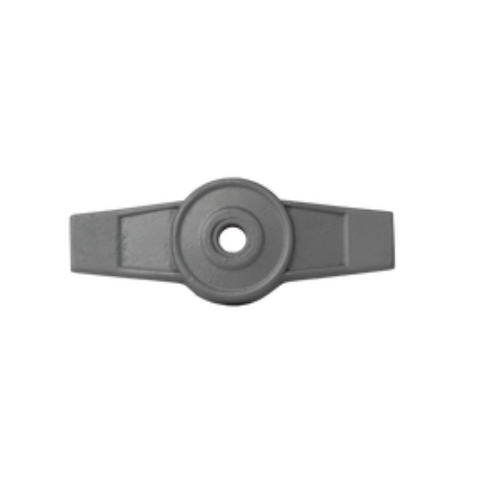 Um botão de plástico cinza com um furo no meio em um fundo branco.