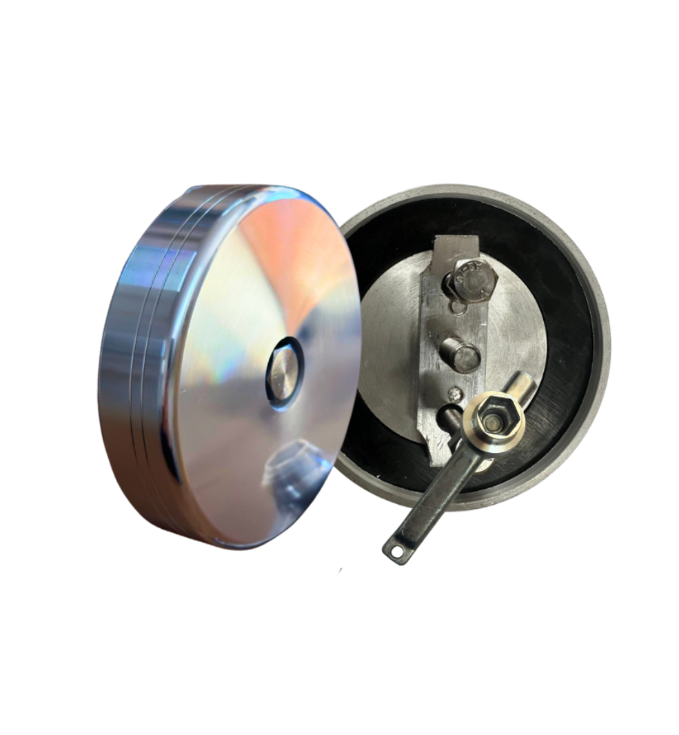 Um par de objetos verdes e laranja com um fundo branco