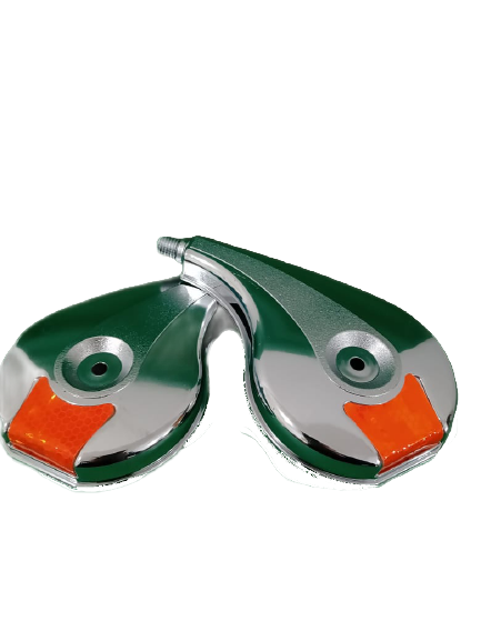 Um par de objetos verdes e laranja com um fundo branco