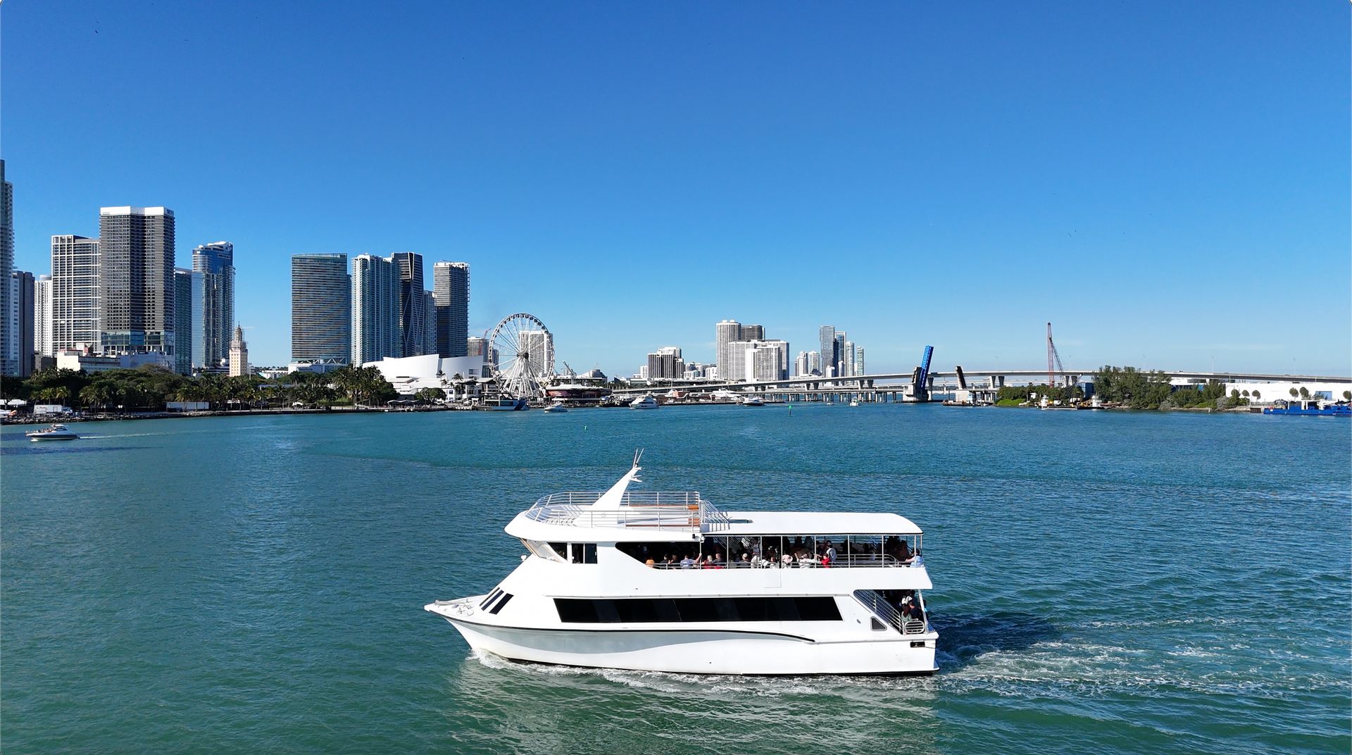 90 minute Miami Sightseeing Boat Ride