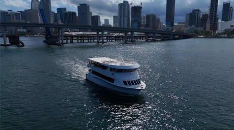 celebrity homes boat tour