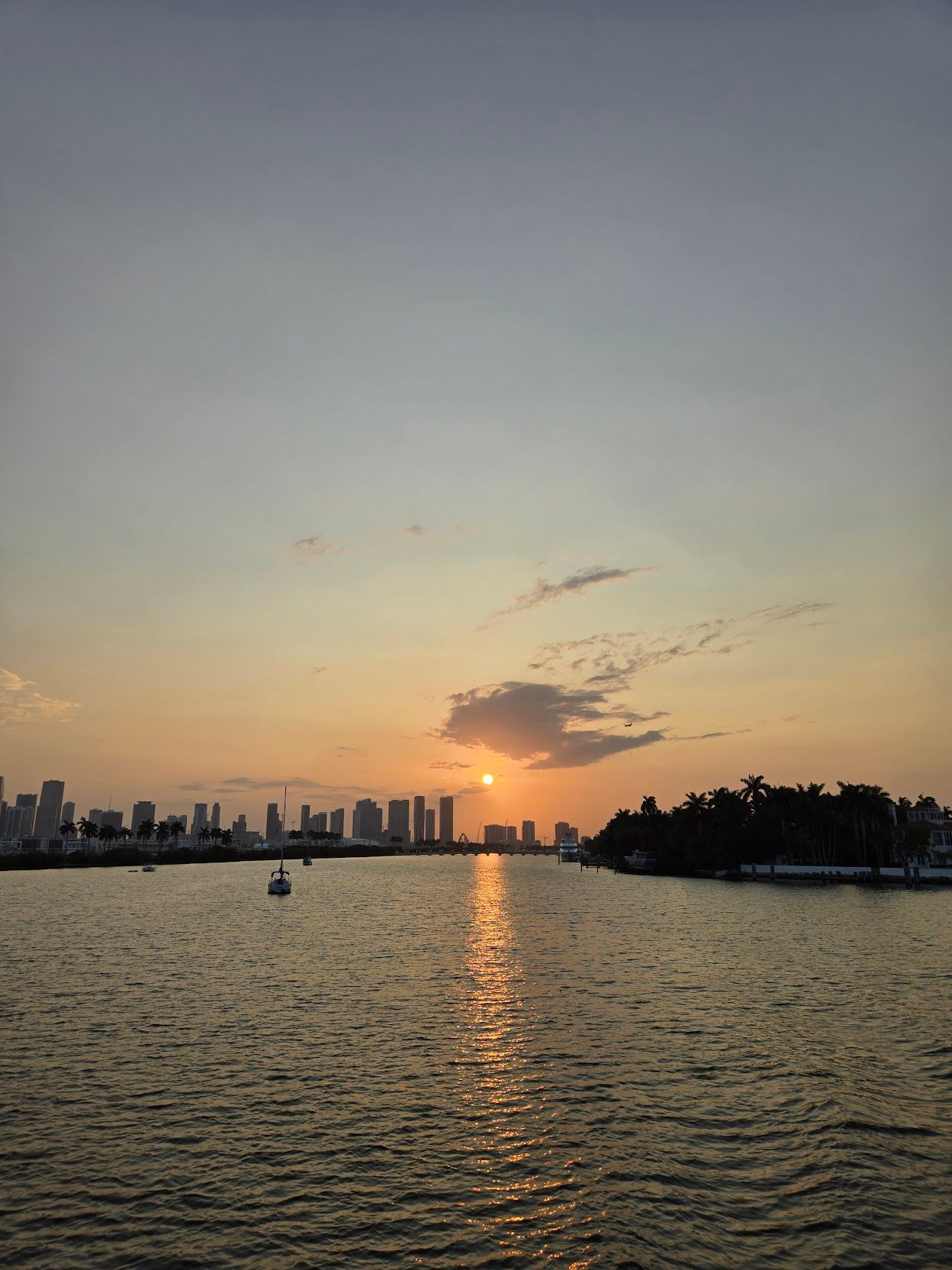 Sunset seen on the Sunset Cruise from Bayside