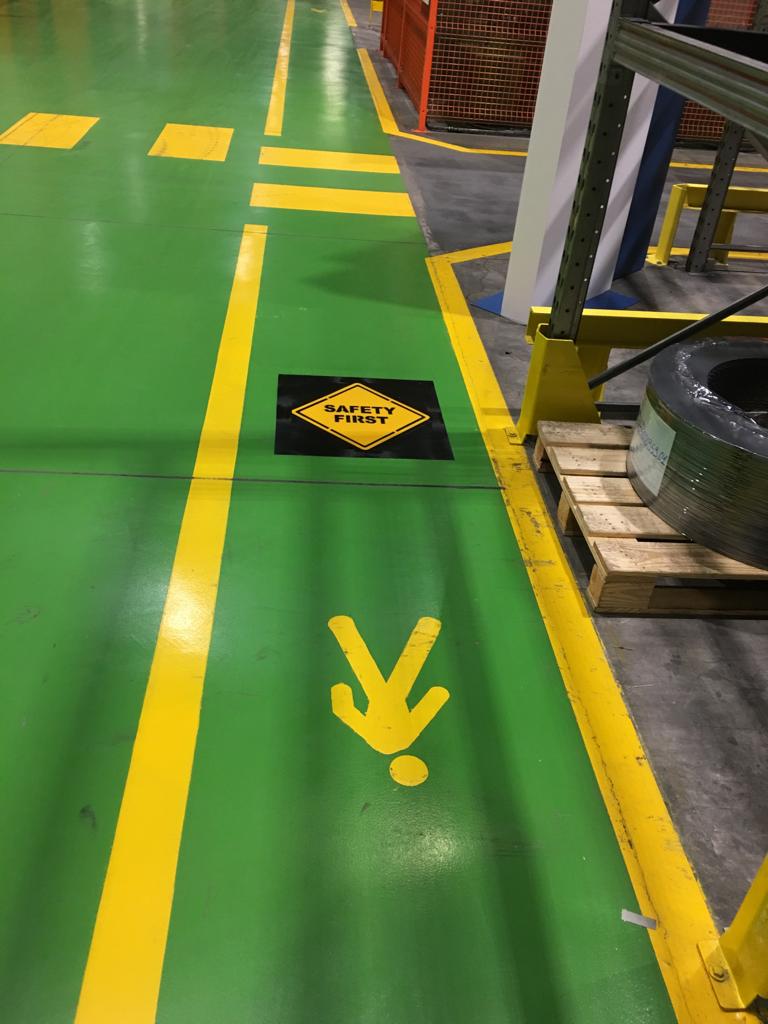 segnaletica orizzontale per industrie