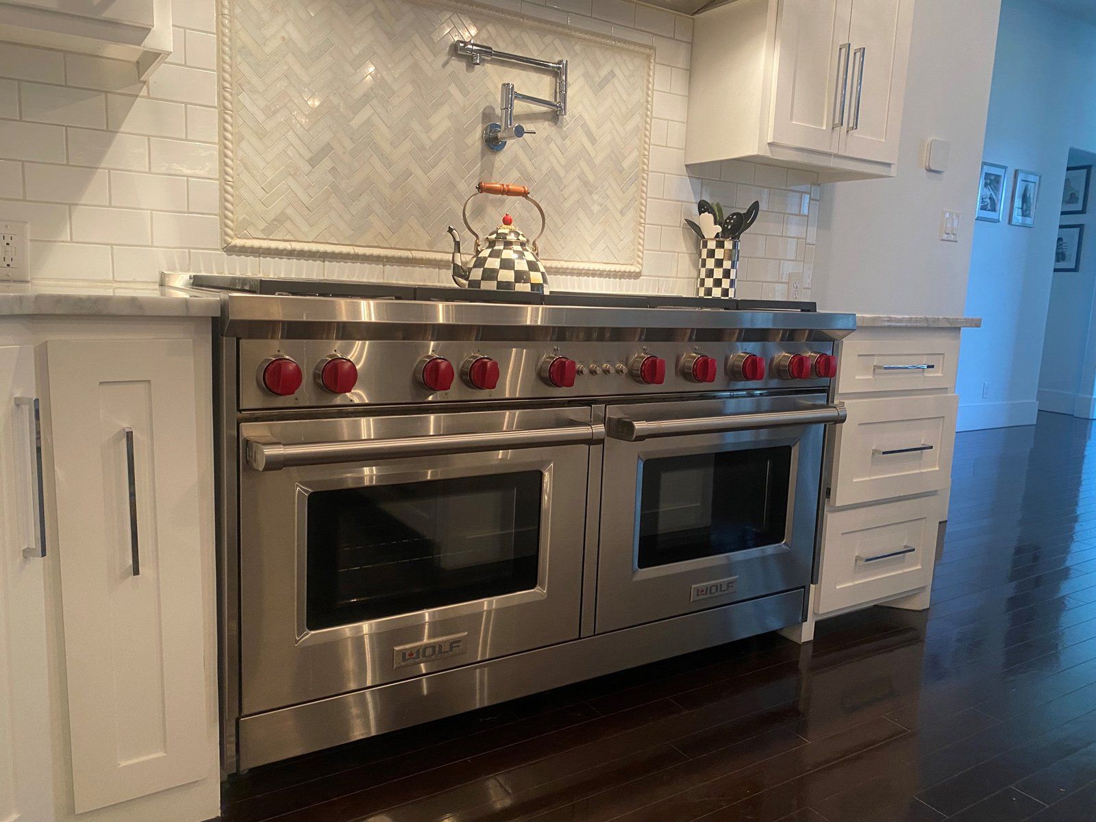 Oven With Stove On The Kitchen — Midland, TX — All American Appliance Service