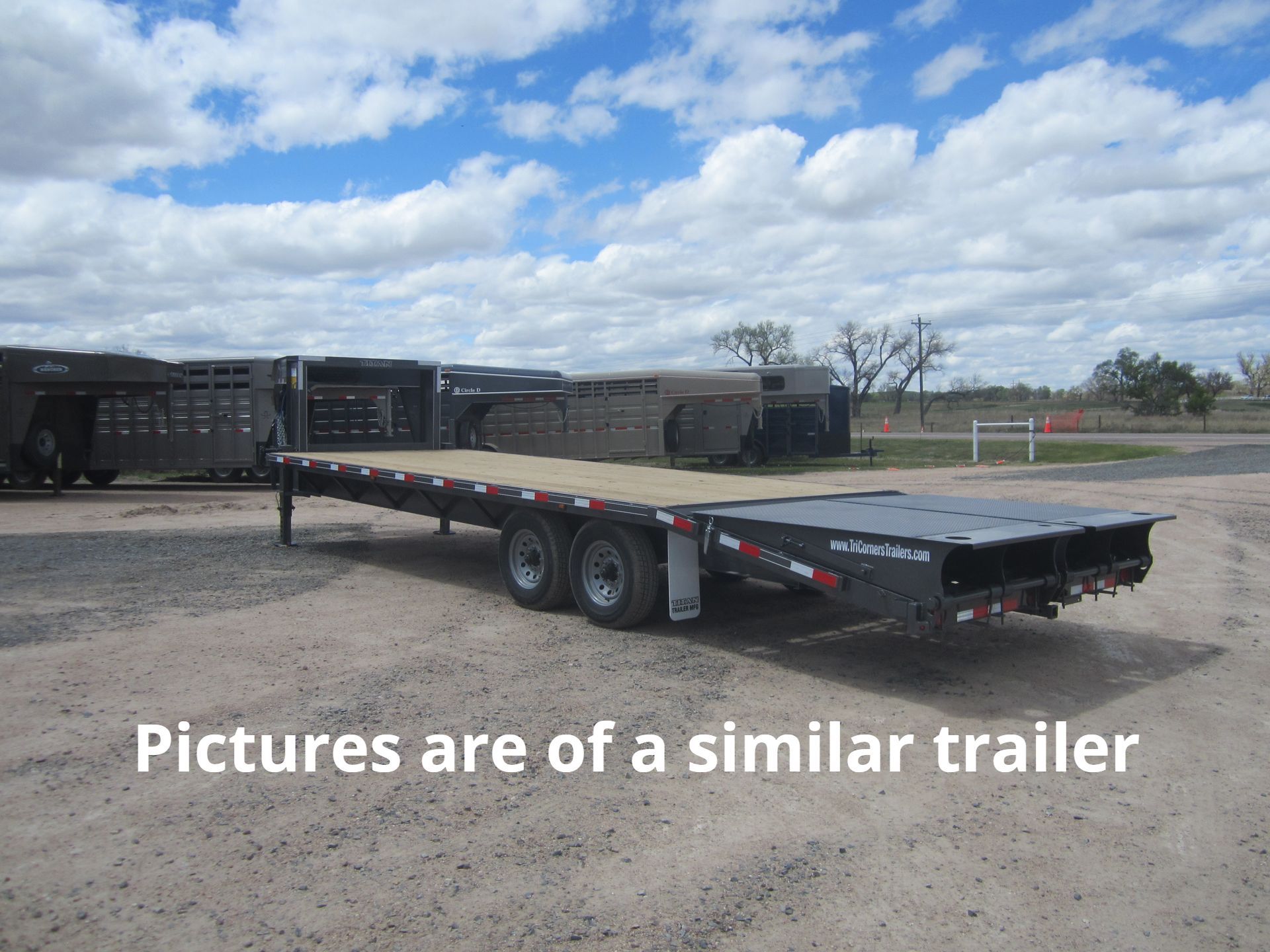 2025 Titan 8'6x26 Flatbed Trailer